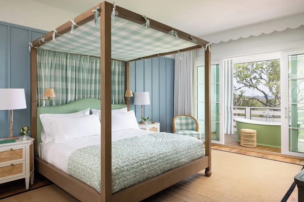 The Dunlin, Auberge Collection