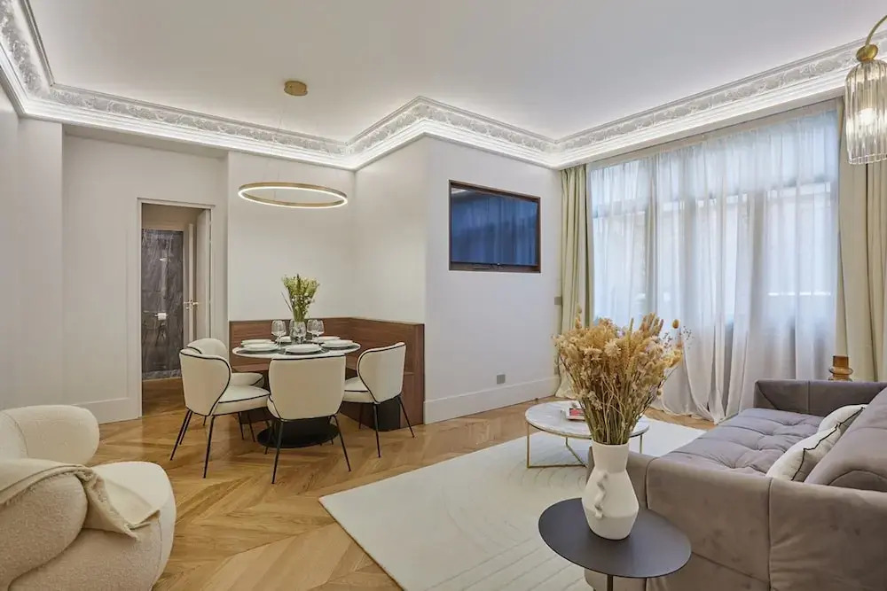 Superb AC Apartment Roosevelt Saint Honore