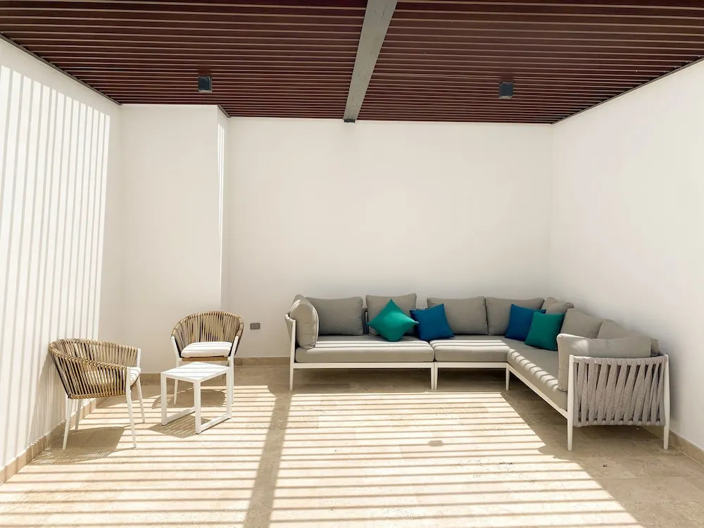 CASA DOS ABEJAS by Serenada