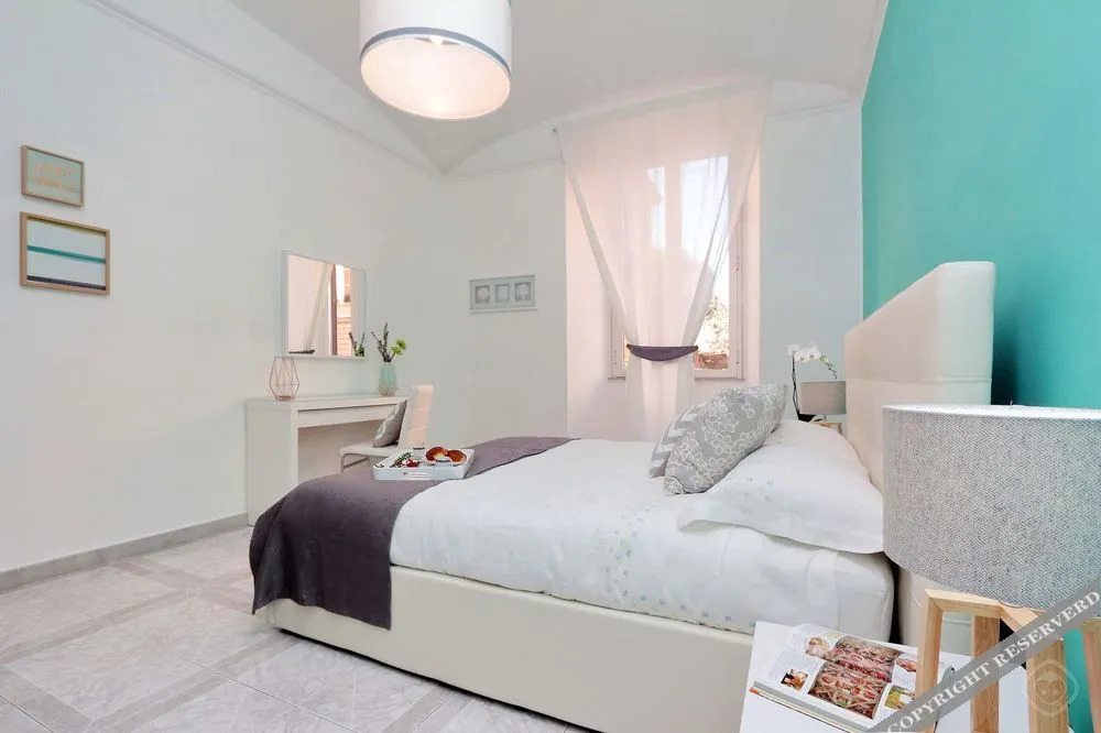 Colosseum apartments - St. John Lateran area