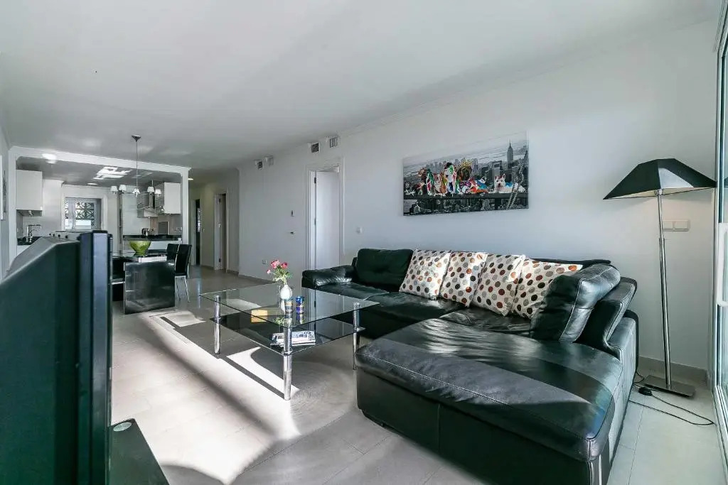 25-Modern Apartment in Paseo Maritimo, Fuengirola!