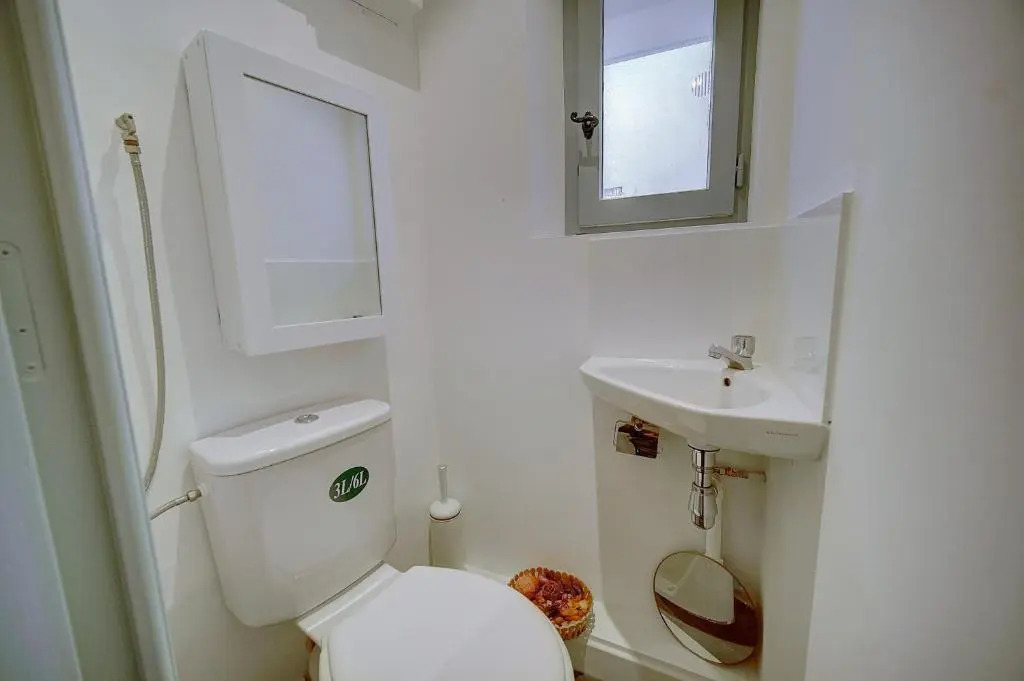 EXCEPTIONNEL 3 PIECES AVEC TERRASSE VUE SUR VIEUX PORT CENTRE VILLE l! A2B195