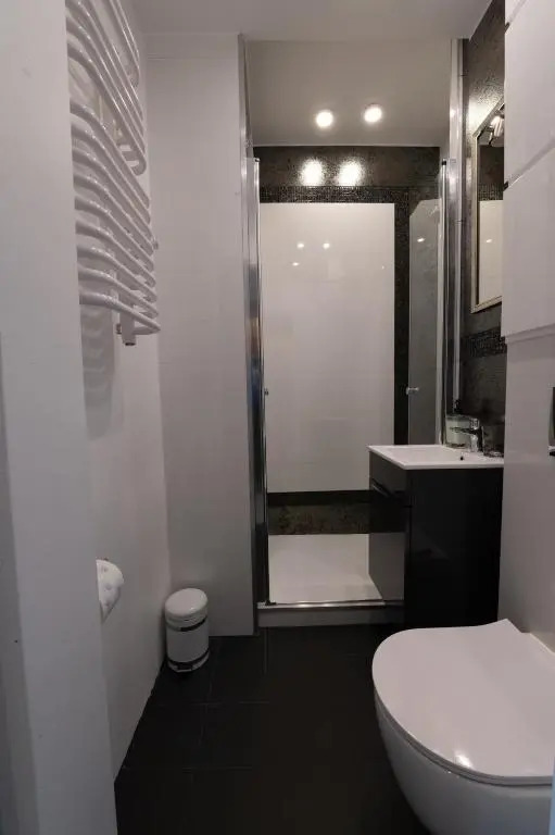 Kwiatowa Warsaw Apartment