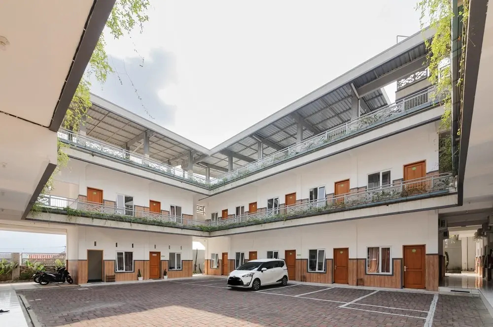 Urbanview Hotel Sky Batu Malang by RedDoorz