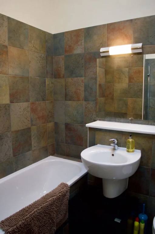 3 Bedroom Central Flat With Castle Views