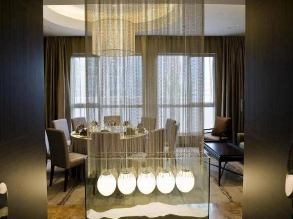 Hangzhou E M Grand Hotel