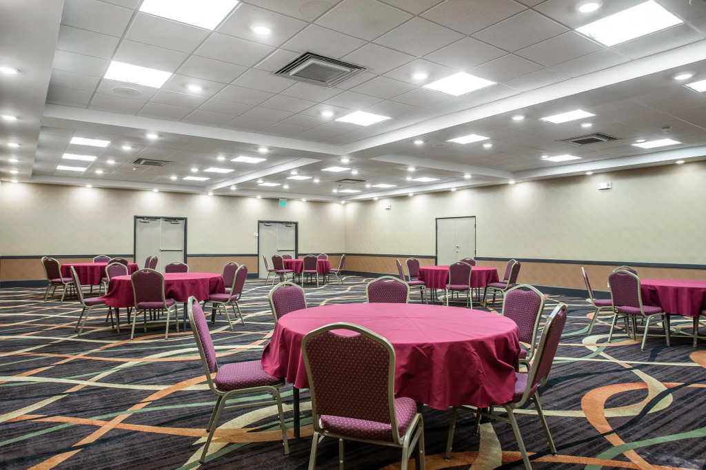 Clarion Hotel Fort Mill Near Amusement Park