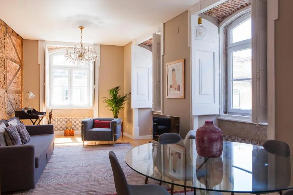 Alfama Baixa Spacious And Bright Apartment Blends the Historic and the Contemporary 2 Bedrs & 2 Bathrs AC 18th Century Building
