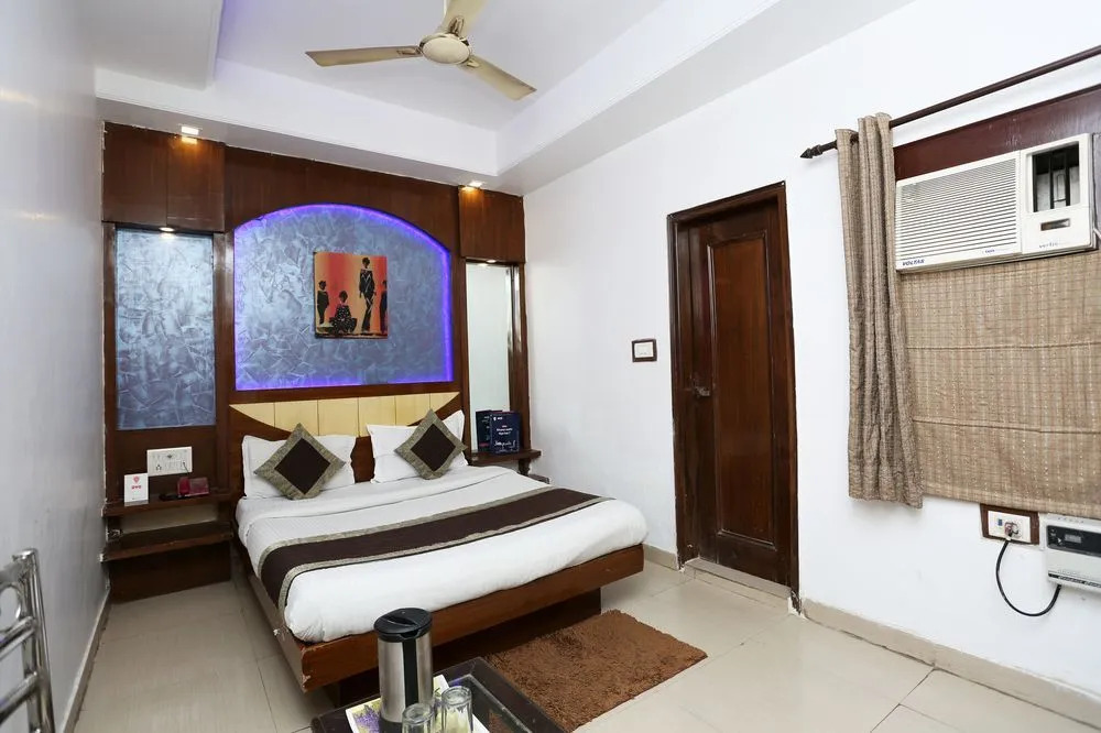 OYO 3919 Hotel Sai Dham
