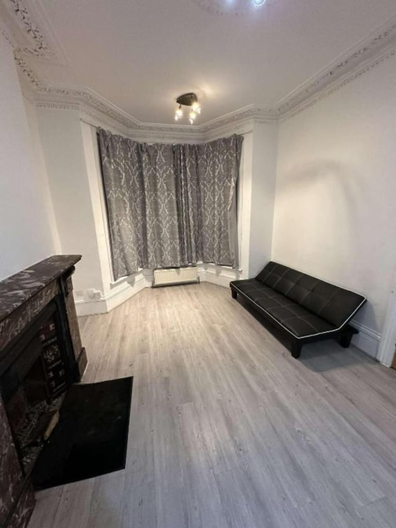 37,Northbrook Road