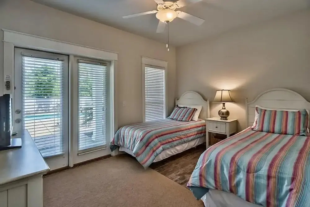 SHELL OF A GOOD TIME 3 Bedroom Holiday Home by Five Star Properties