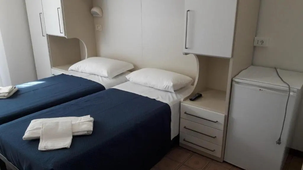 B&B - Meuble - Hotel " CORDIALE "