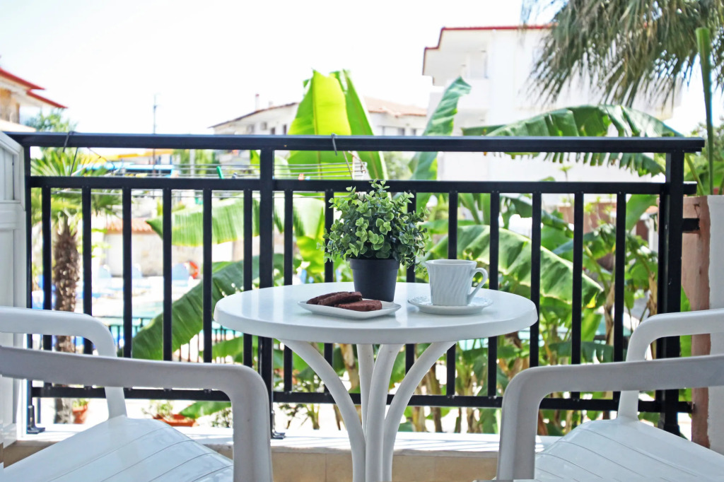 Sarantis Hotel