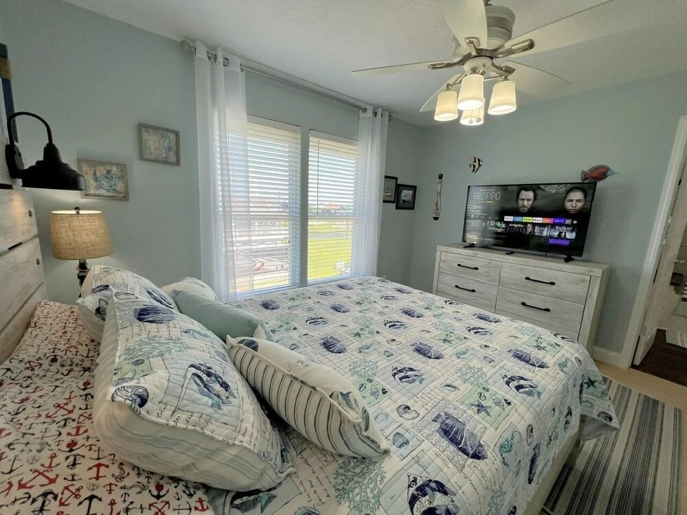 Sea-renity 3 Bedroom Home by Redawning