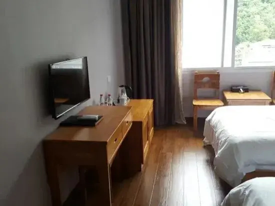 Pingwu Yinxing Hotel
