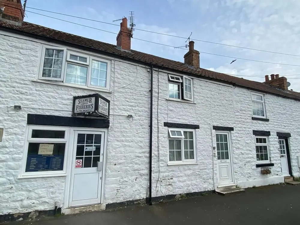 3 Bedroom Cottage, Sleeps 5 Village Location