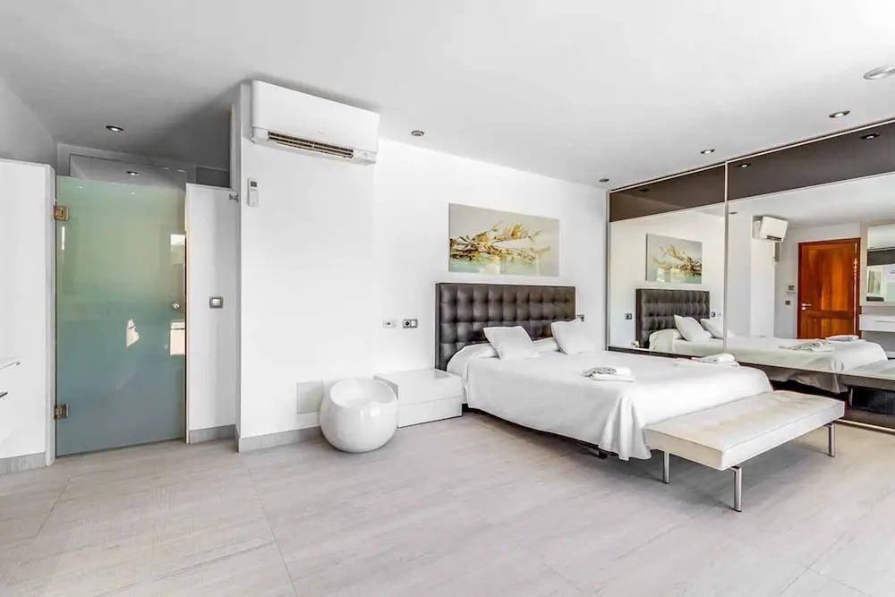 Villa - 4 Bedrooms with Pool, WiFi and Sea views - 108773