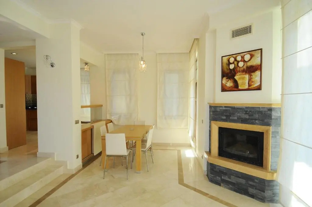 Goldctiy otel villa