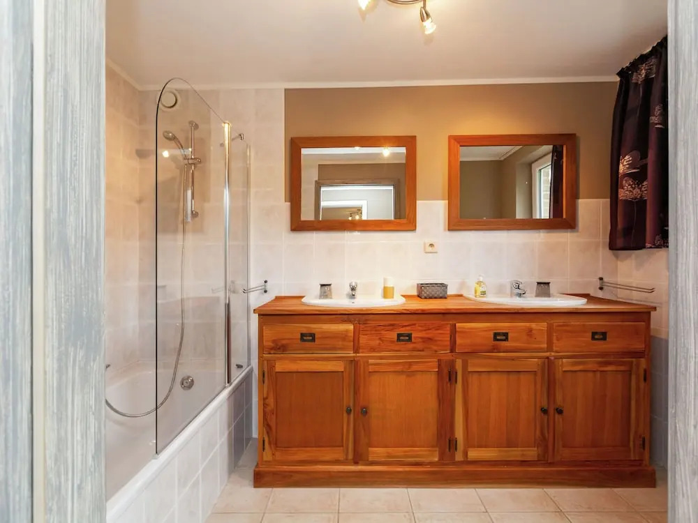 Modern Villa with Indoor Pool & Hot Tub in Malmedy