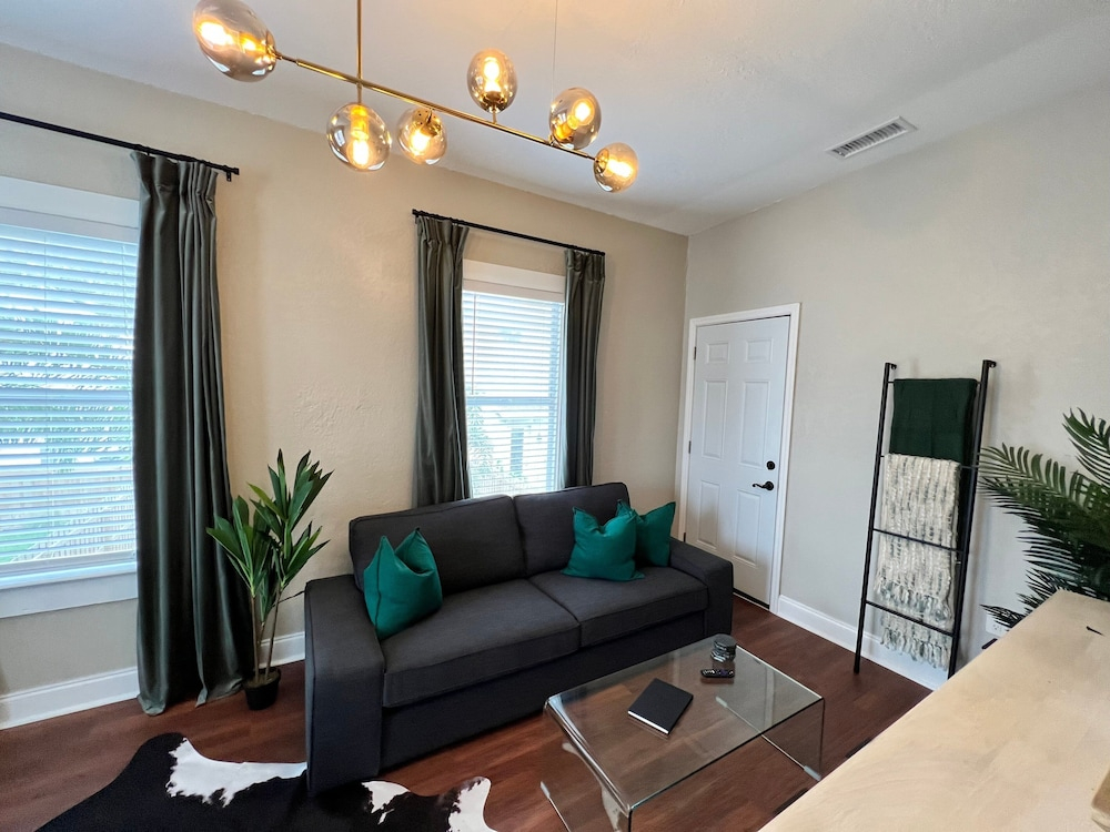 Updated Condo in Heart of Tampa 1578