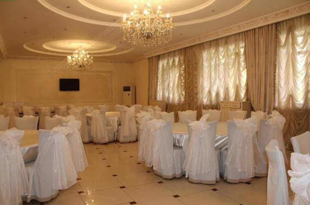 Azat Hotel