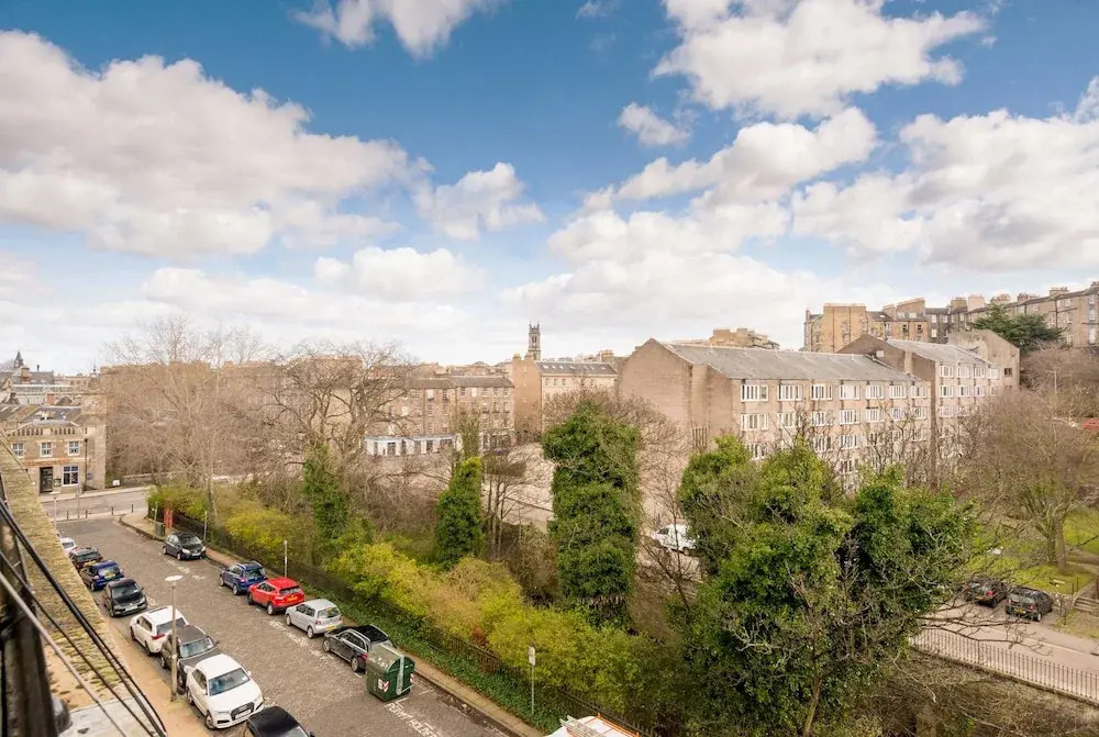 Traditional 3 bed Apartment Stockbridge