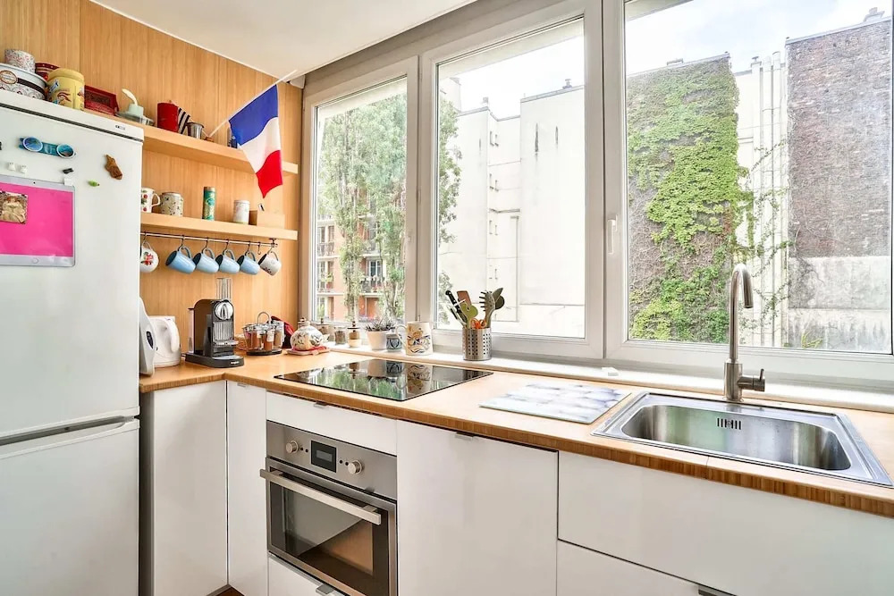 Charming 3 Room Apartment - Paris
