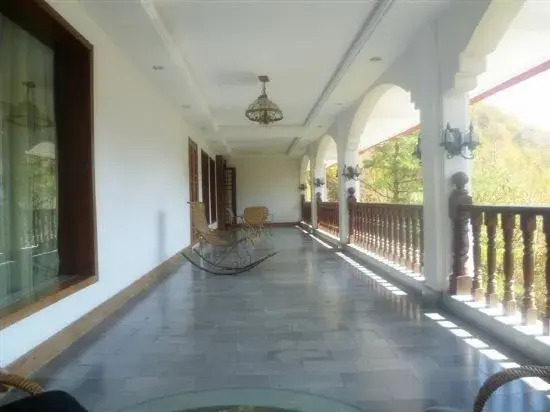 Shennong Hotel