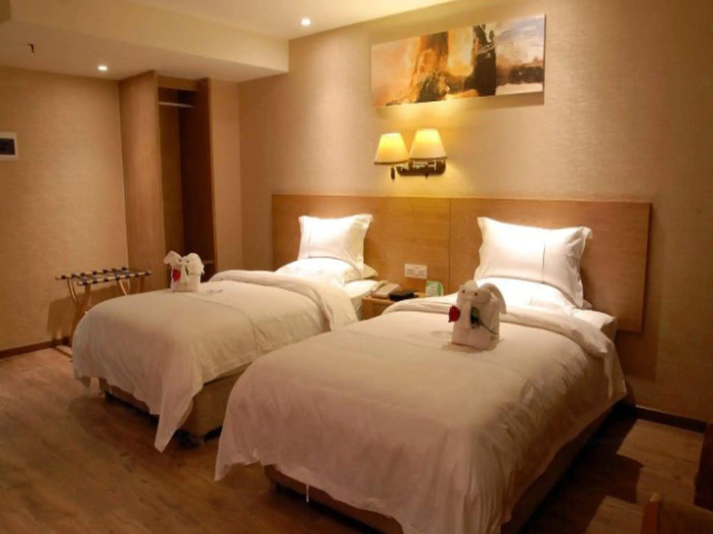 Insail Hotels (Guangyuanxincun Jingtai Pedestrian Street Guangzhou)