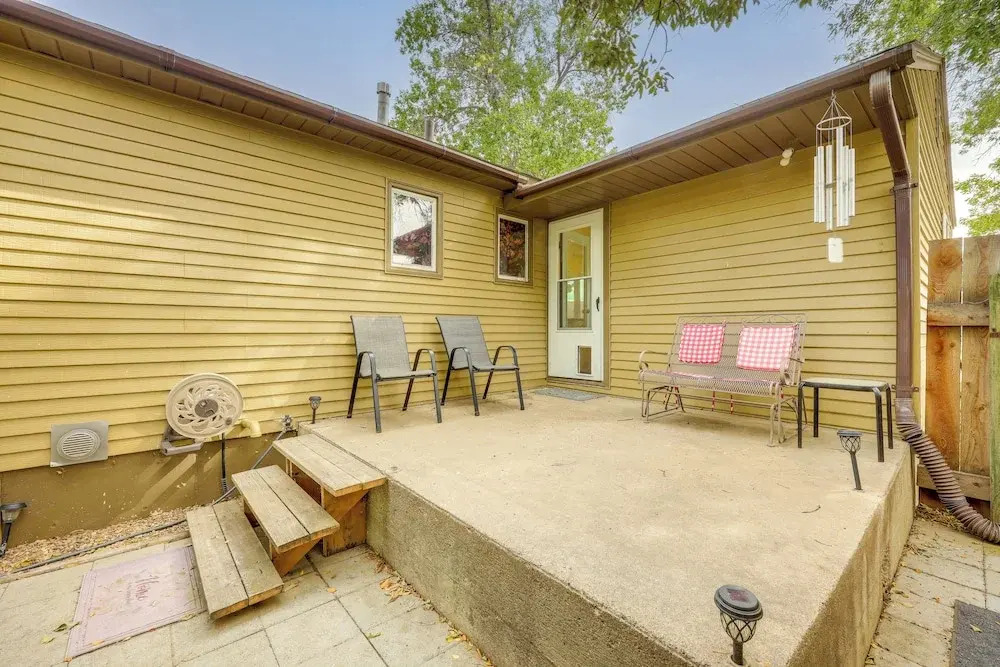 8 Mi to Lake Bowdoin: Pet-friendly Family Home!