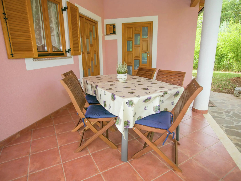 Holiday house with pool, gym and sauna for 8 people,  25 km from Rovinj