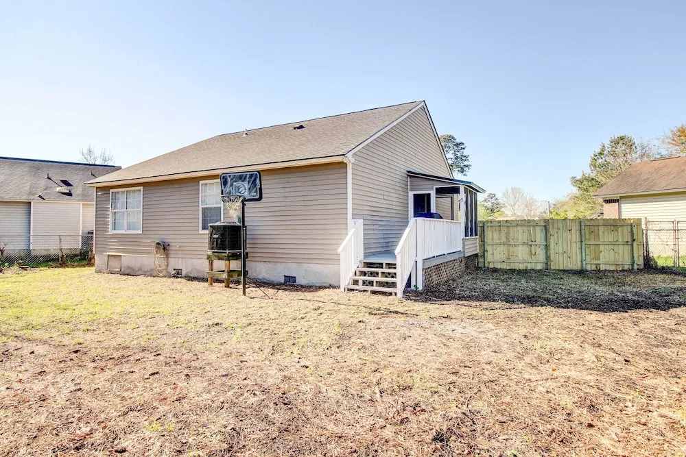 Peaceful Savannah Home - 11 Mi to Beaches