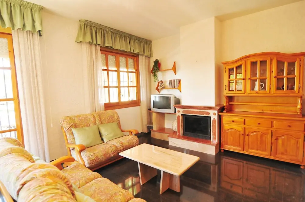 Amitie - Costa Barcelona by Homeholidaysrentals
