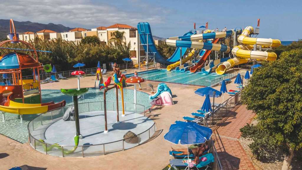 Отель Chrispy Waterpark Resort