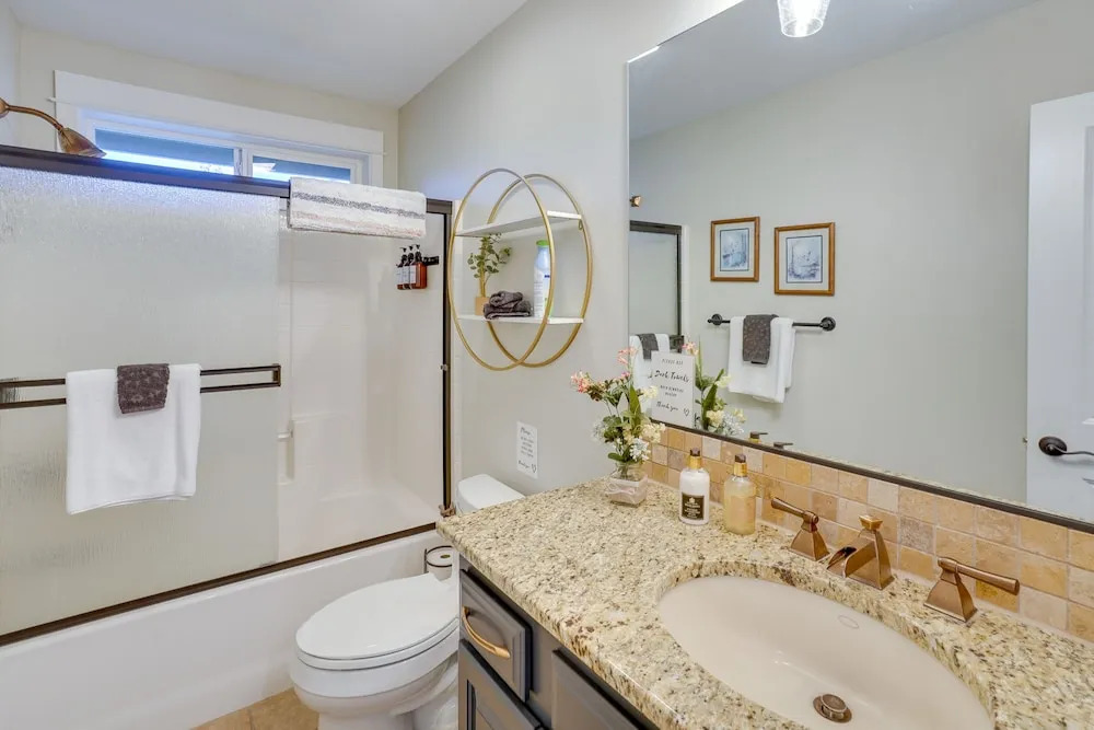 Cozy Bend Home - Walk to Old Mill District