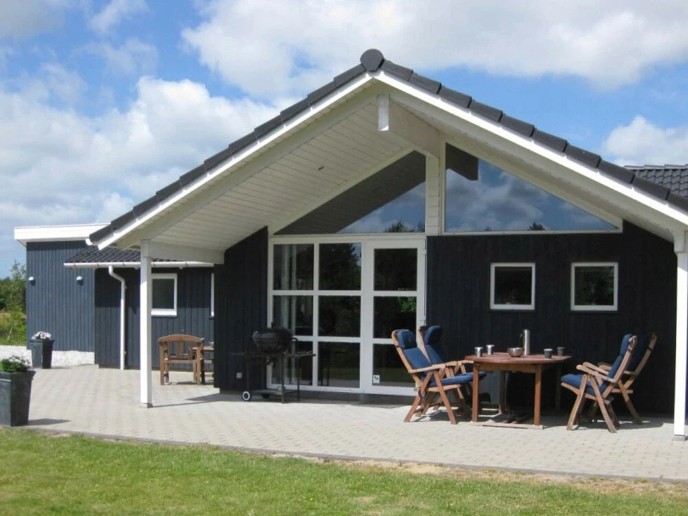 Spacious Holiday Home in Oksbol near Water Park