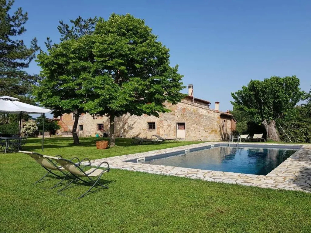 House With 2 Bedrooms in Trequanda, With Shared Pool and Enclosed Garden