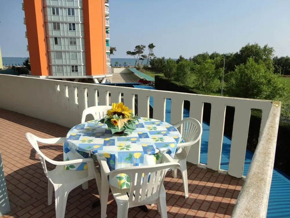 Beautiful Three-room Apartment With Large Terrace A C - 7 People by Beahost