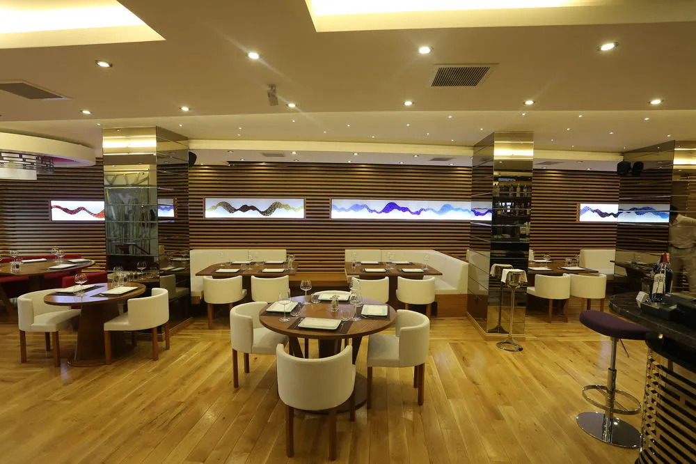 Aura Suites