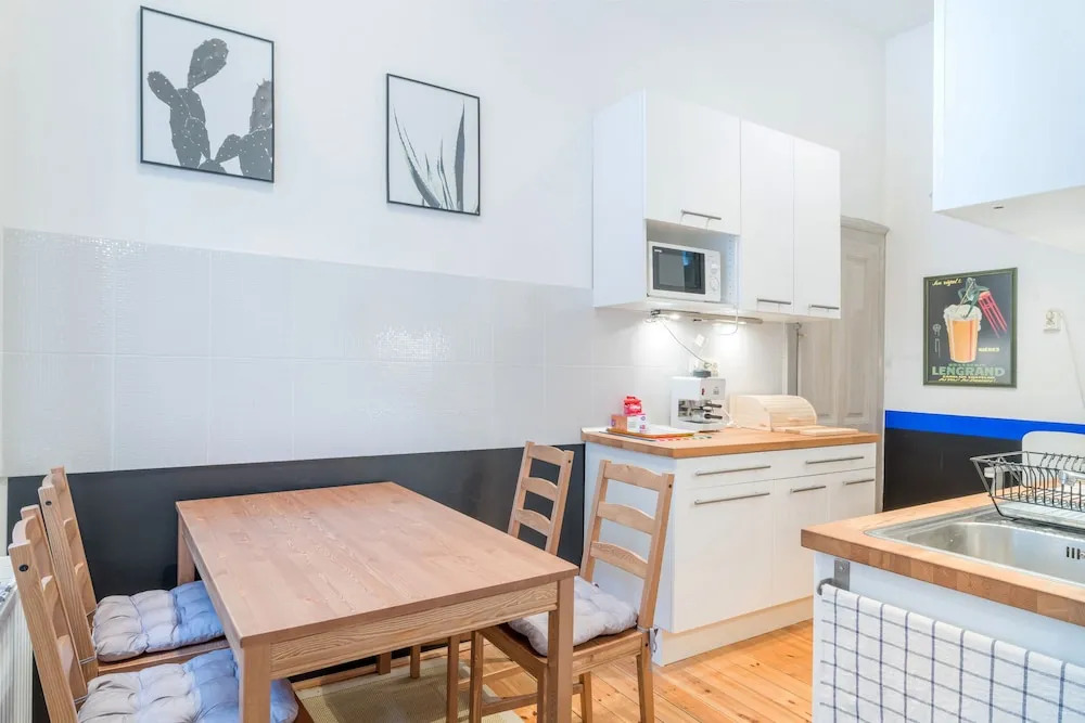 Budget Apartment by Hi5-Kiraly 99