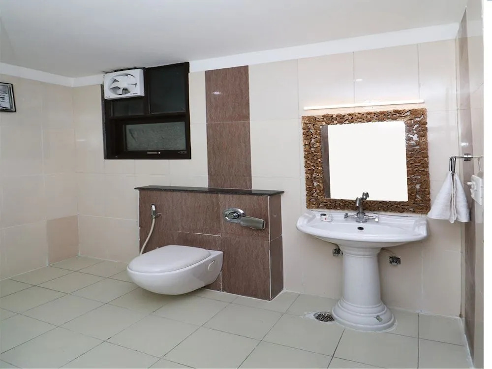 OYO 12780 New Hotel Rajwada