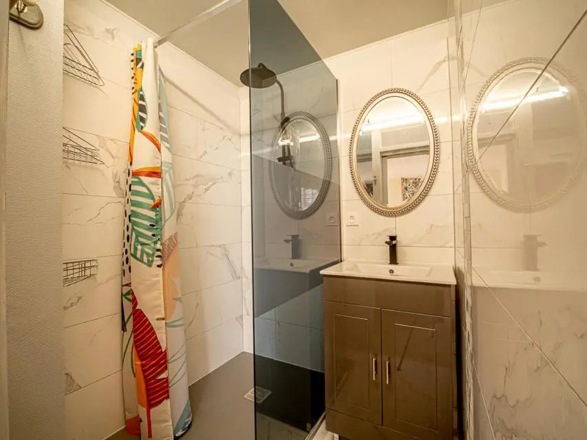 T3 - L' Anaxa - 65m² - champ fleuri, 2 chambres.