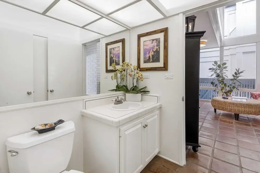 Unbeatable Beachfront Bliss w/ Ocean Views, Luxe Interiors & Patio Beach Road