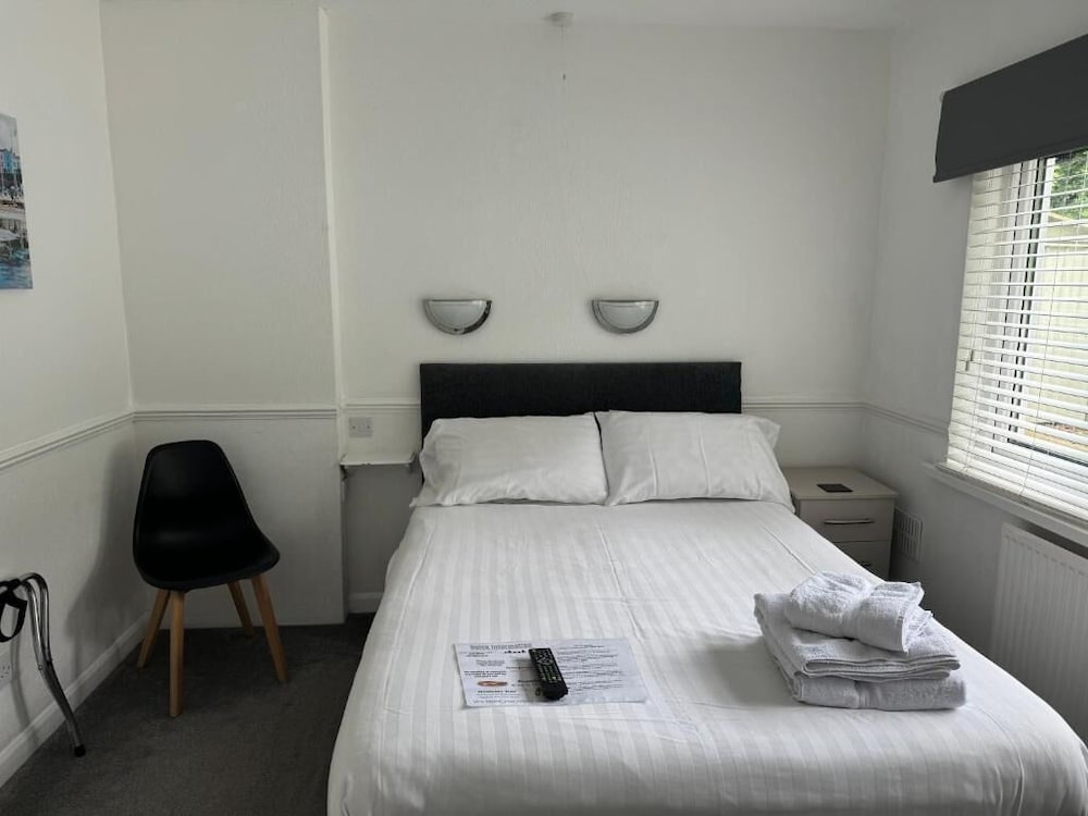 Cottage Court Hotel