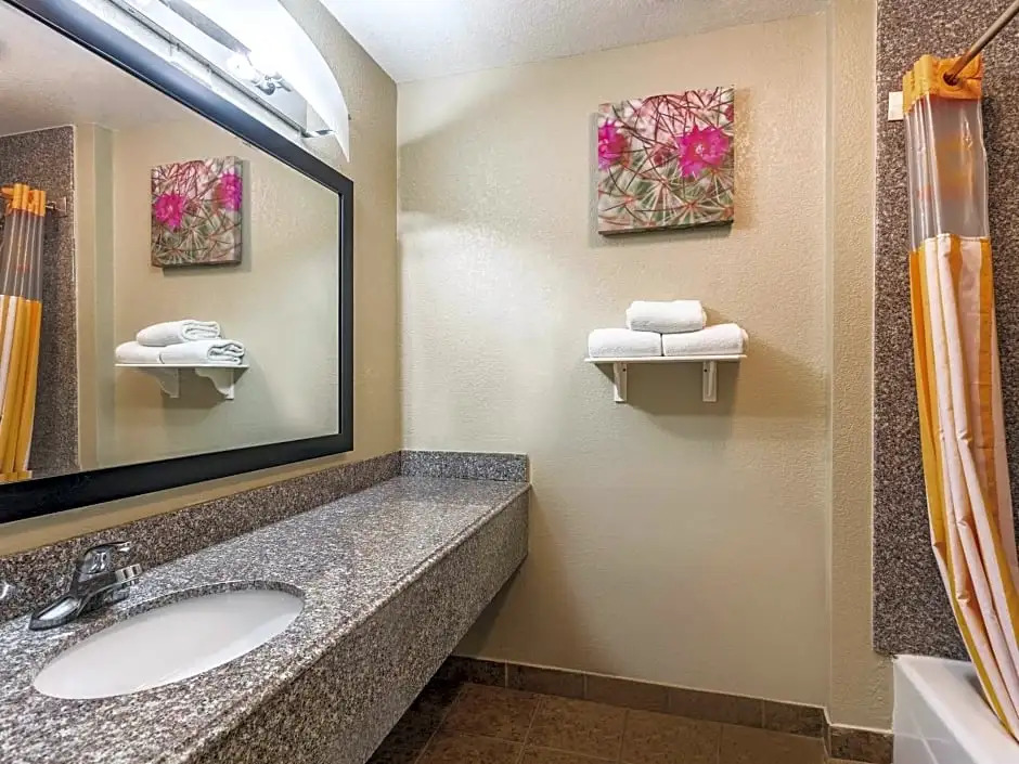 La Quinta by Wyndham Deming
