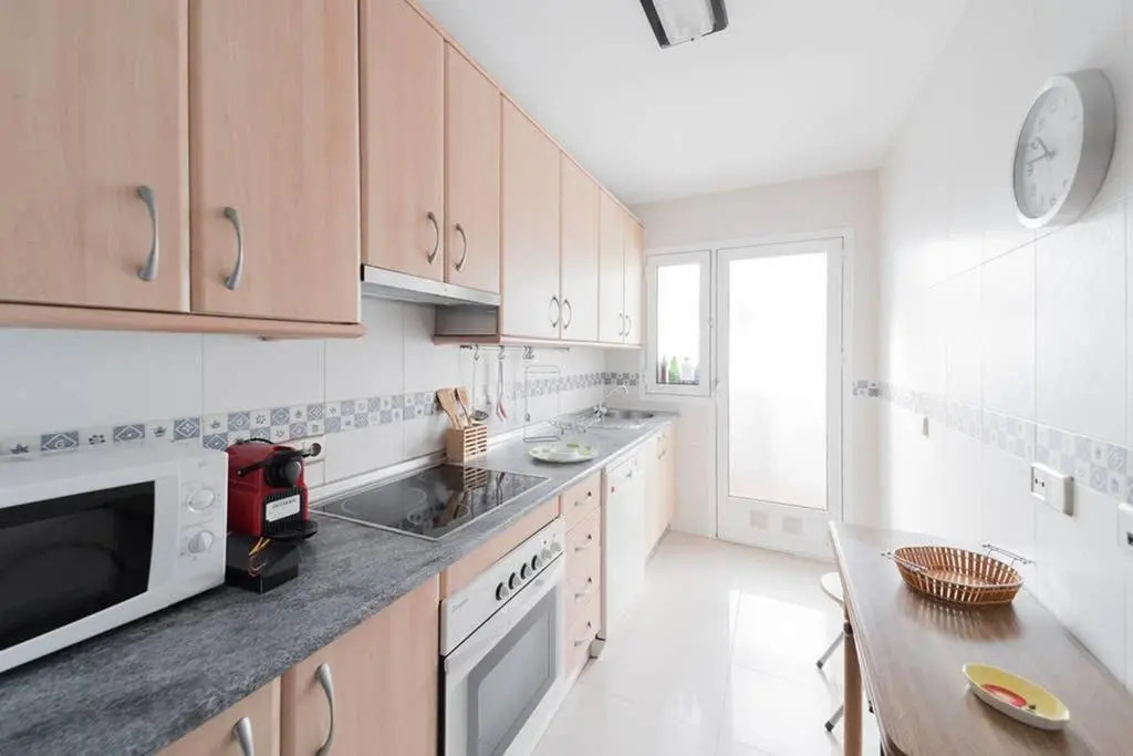 Amplio apartamento a 50m de la playa/Wide and cozy apartment 50m from the beach perfect for families
