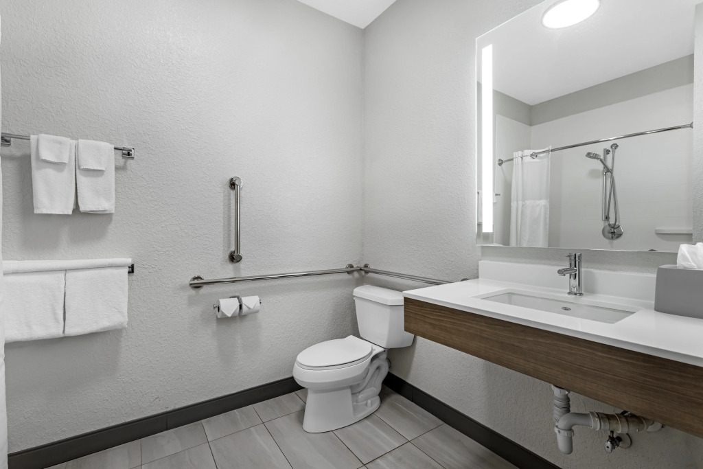 Holiday Inn Express Hotel & Suites Charlotte by IHG