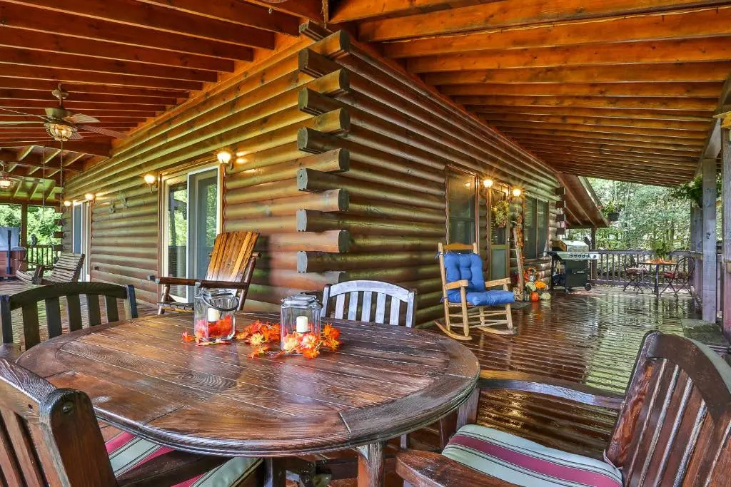 Chateau Relaxeau Breathtaking Spacious Mountain Home on Paved Road