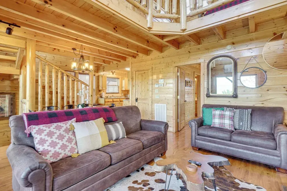 'mountain Dreams' Cabin: Hot Tub, Sauna & Views!