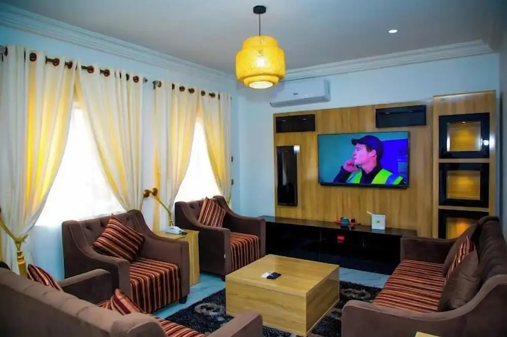 The Mastadon Apartment